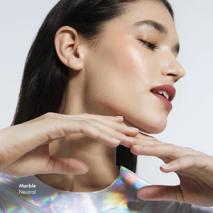 The ONE Illuskin Glow Reflective Foundation - Gambar 3